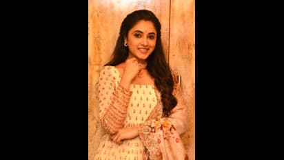 శ్రీకారం ప్రీ రిలీజ్ ఈవెంట్: క్యూట్ అందాలతో మైమరపించిన హీరోయిన్ ప్రియాంక అరుళ్ మోహన్