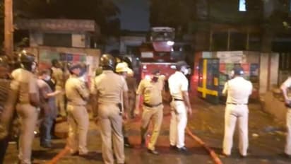 ১৩ ঘণ্টা পরও ধিকি ধিকি আগুন, আজ সকালেই ফরেন্সিক টিম পূর্ব রেলের অফিসে