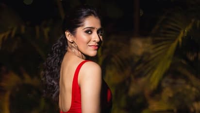 స్త్రీ అంటే.. పడుకునే దానిలా చూస్తున్నారు.. ఈ ఉమెన్స్ డే నాకొద్దు.. రష్మీ సెన్సేషనల్‌ కామెంట్‌