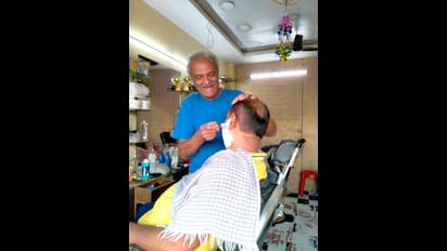 సామాన్యుడికి క్షవరం... నాయిబ్రాహ్మణుడిగా మారిన సిపిఐ నారాయణ