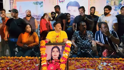 पहली पत्नी नीलम सिंह को याद कर भावुक हुए पवन सिंह, 5 साल पहले कर लिया था सुसाइड