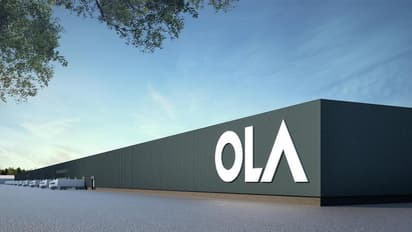 ഇലക്ട്രിക് സ്കൂട്ടറിന് പിന്നാലെ ഇലക്ട്രിക് കാറും നിര്മ്മിക്കാന് ഒല