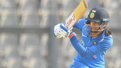 తనకి ఎలాంటి వాడు కావాలో బయటపెట్టిన స్మృతి మంధాన... చిన్ననాటి నుంచి అతనంటే...