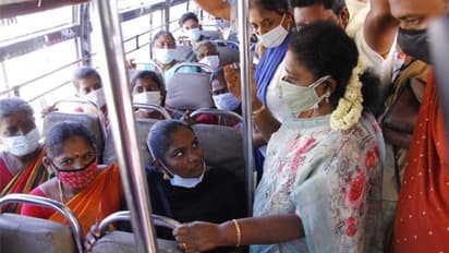 ప్రజా సమస్యలపై దృష్టి...బస్సులో నిల్చుని ప్రయాణించిన తమిళిసై