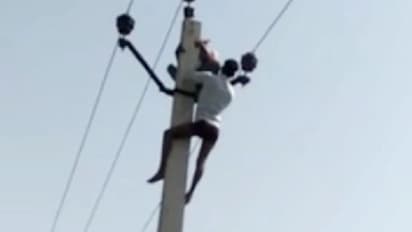 జోగిపేటలో దారుణం... నిశ్చితార్థం రోజే కరెంట్ స్తంబానికి యువకుడు ఉరి... హత్యా? ఆత్మహత్యా?