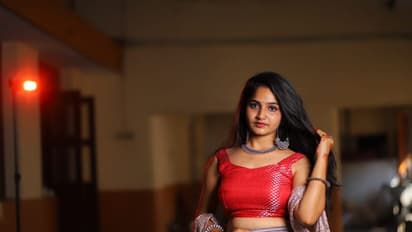 ಕಾಲೇಜಿಗೆ ರಜೆ ಹಾಕಿ ಮನೆಯಲ್ಲಿದ್ದಳು :   ನೇಣು ಬಿಗಿದ ಸ್ಥಿತಿಯಲ್ಲಿ ಶವವಾಗಿ ಪತ್ತೆಯಾದಳು