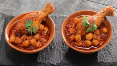 একঘেয়ে ছোলে ভাতুরে নয়, এবার চেখে দেখুন নতুন স্বাদের ছোলে চিকেন