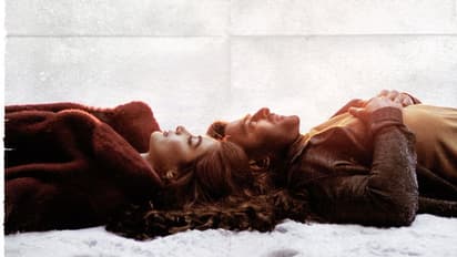 நடிகர் பிரபாஸின் காதல் ததும்பும் 'ராதே ஷியாம்' புதிய போஸ்டர் வெளியானது!