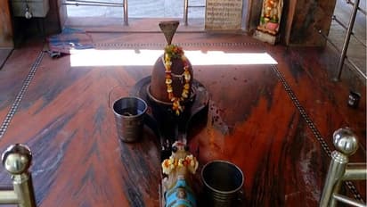 শ্রাবণ মাসের প্রথম সোমবারে তৈরি ৩টি বিশেষ যোগ, শিবলিঙ্গে এই একটি জিনিস অর্পণ করলেই বদলে যাবে ভাগ্য