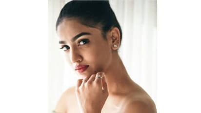 ഗ്രീന്‍ ഗൗണില്‍ അതിസുന്ദരിയായി സാനിയ ഇയ്യപ്പന്‍; ചിത്രങ്ങള്‍