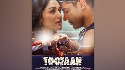 Farhan Akhtar starrer Toofan unveils its new poster; fans can't keep calm