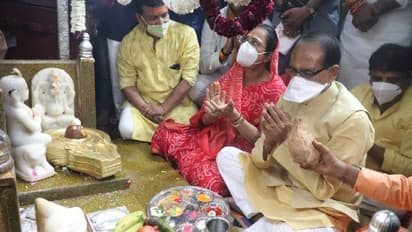 महाशिवरात्रि पर नेताओं की भक्ति, CM शिवराज की शिव पूजा, प्रियंका ने पहली बार शेयर की इस मंदिर की फोटो