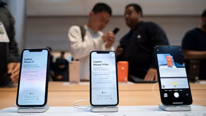 இந்தியாவில் ஆப்பிள் சாதனங்களுக்கு செம டிமாண்ட்! மின்னல் வேகத்தில் எகிறிய ஐபோன் விற்பனை!