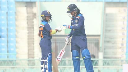 పూనమ్ రౌత్ సెంచరీ, హర్మన్‌ప్రీత్ మెరుపు హాఫ్ సెంచరీ... అయినా టీమిండియాకు తప్పని ఓటమి...