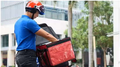 ഒമാനില് ഹോം ഡെലിവറി സേവനങ്ങളെ രാത്രികാല വിലക്കില് നിന്നും ഒഴിവാക്കി