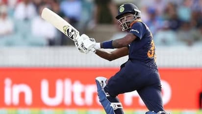 T20 : इंडिया ने 7 विकेट पर बनाए 124 रन, इंग्लैंड ने 27 गेंद पहले ही जीता मैच