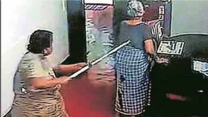 ആലപ്പുഴയിൽ വൃദ്ധയ്ക്ക് പരിക്കേറ്റത് ഹോം നഴ്സിന്റെ മർദ്ദനം മൂലമെന്ന് കണ്ടെത്തൽ, തെളിവായത് സിസിടിവി ദൃശ്യങ്ങൾ