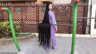 ആറടിയിലധികം മുടി നീട്ടിവളര്‍ത്തി യുവതി; വെെറലായി ചിത്രങ്ങൾ