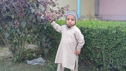 నాకు వధువు కావాలి... పోలీసులకు రెండు అడుగుల యువకుడి రిక్వెస్ట్