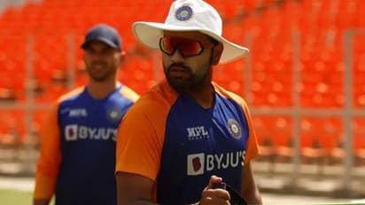 మ్యాచ్ మధ్యలో ఆ పని కానిచ్చేసిన రోహిత్ శర్మ... వీడియోలకు చిక్కడంతో...