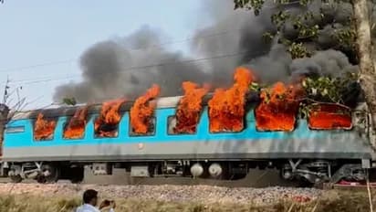 ఉత్తరాఖండ్: ఢిల్లీ-డెహ్రాడూన్ శతాబ్ధీ ఎక్స్ప్రెస్లో మంటలు