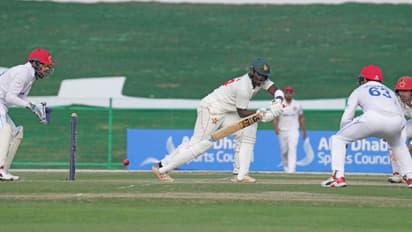 కావాలనే బంతిని బౌండరీకి పోనిచ్చిన ఫీల్డర్... పెనాల్టీ విధించిన అంపైర్లు... జింబాబ్వే, ఆఫ్ఘాన్ టెస్టులో...