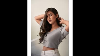 ఓ నిహారిక, గుండెలు అదిరెనికా... హాట్ ఫోజులు, కిల్లింగ్స్ సూపర్ స్టైలిష్ గా!