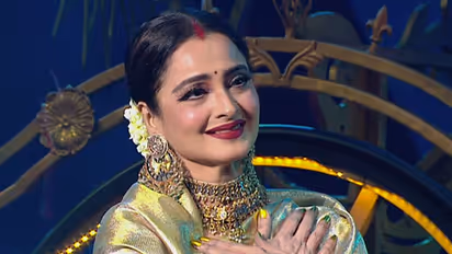 বিবাহিত পুরুষের কামের নেশায় আসক্ত রেখা, খুল্লামখুল্লা যৌনতা নিয়ে মুখ খুললেন বলিউডের উমরাওজান