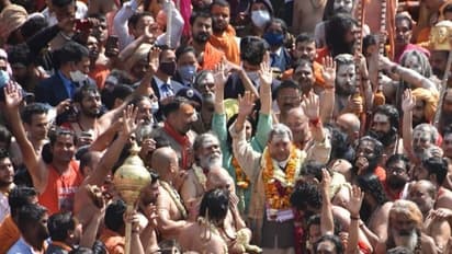 বাংলার ঐতিহ্যবাহী উৎসব, করোনার মড়কের মাঝে আশা-আকাঙ্খা চড়ক ঘিরে