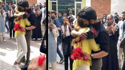 ভালোবেসে বিশ্ববিদ্যালয় থেকে বহিষ্কার হয়েও নেটিজেনদের মন কাড়ল পাক প্রেমিক প্রমিকা, ভাইরাল হল ভিডিও