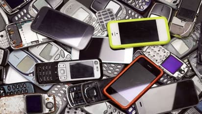 మీ ఇంట్లో పాత మొబైల్స్, ఎలెక్ట్రానిక్ గ్యాడ్జెట్స్ ఉన్నాయా.. అయితే ఇలా ఈజీగా డబ్బు సంపాదించొచ్చు..