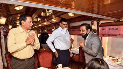 ವರ್ಷದ ಬಳಿಕ ಗೋಲ್ಡನ್ ಚಾರಿಯೆಟ್ ರೈಲು ಪುನಾರಂಭ