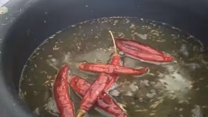 ರೆಸಿಪಿ-  6 ತಿಂಗಳವರೆಗೆ ಹಾಳಾಗುವುದಿಲ್ಲ ಈ ಮಟನ್ ಉಪ್ಪಿನಕಾಯಿ!