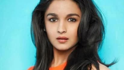 रोज रात को सोने से पहले ये 1 चीज जरूर उतार देती हैं आलिया, सुबह उठते ही सबसे पहले करती हैं ये काम