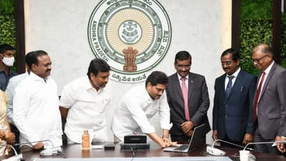 ఏపీలో టెంపుల్‌ మేనేజ్‌మెంట్‌ సిస్టం... దేవాలయాల్లోనూ ఆన్‌లైన్‌ పేమెంట్‌