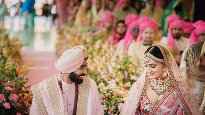 ಸಂಜನಾ ವರಿಸಿದ ಟೀಂ ಇಂಡಿಯಾ ವೇಗಿ ಜಸ್ಪ್ರೀತ್ ಬುಮ್ರಾ; ಹೊಸ ಇನ್ನಿಂಗ್ಸ್‌ಗೆ ಕ್ರಿಕೆಟಿಗರ ಶುಭಾಶಯ!