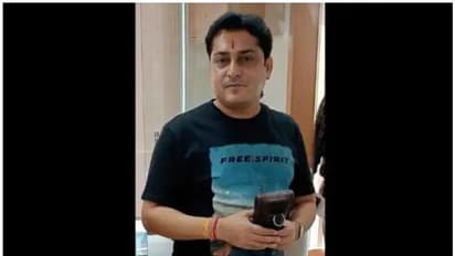 ടീ ഷര്ട്ട് ധരിച്ച് കോണ്ഗ്രസ് എംഎല്എയെ നിയമസഭയില്; ഗെറ്റൗട്ടടിച്ച് സ്പീക്കര്