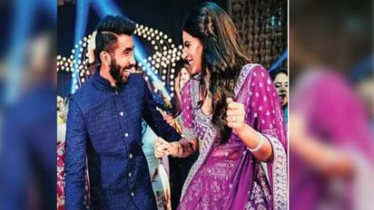 సంజనతో కలిసి స్టెప్పులేసిన జస్ప్రిత్ బుమ్రా... సంగీత్ వీడియో వైరల్...