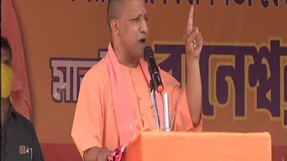 বেলদায় প্রায় জনশূন্য যোগীর সভা, মাঠ ভরাতে ১ ঘন্টা অপেক্ষা উত্তরপ্রদেশের মুখ্যমন্ত্রীর