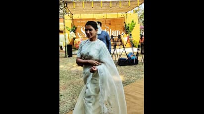 வெள்ளை நிற மெல்லிய சேலையில்... அழகு ராட்சஷி சமந்தா..! வைரலாகும் லேட்டஸ்ட் போட்டோஸ்!