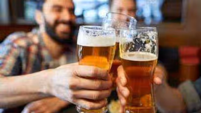 Is there a connection between your drinking and social networking? Here's what study says