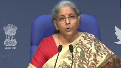 ಭೂಕುಸಿತ ಬಾಧಿತರ ವಿಮಾ ಹಣ ತಕ್ಷಣ ವಿತರಿಸಿ ; ಬ್ಯಾಂಕ್‌ಗಳಿಗೆ ವಿತ್ತ ಸಚಿವೆ ನಿರ್ಮಲಾ ಸೀತಾರಾಮನ್ ಸೂಚನೆ