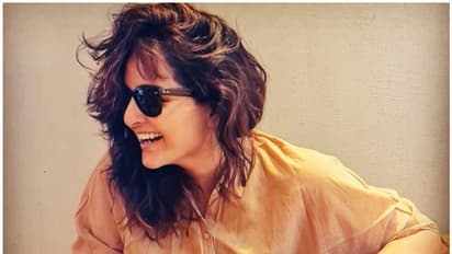 ചിരിച്ചുല്ലസിച്ച് പുത്തൻ ലുക്കില് മഞ്ജു വാര്യര്, പുതിയ ചിത്രത്തിനായുള്ള മേയ്ക്കോവര്!