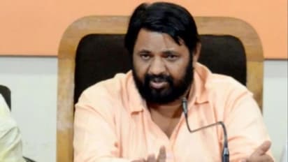 ఆడబిడ్డలను తాగుబోతులకిచ్చి పెళ్లి చేయకండి.. నా కొడుకును లిక్కర్ వ్యసనం నుంచి కాపాడలేకపోయా..: కేంద్రమంత్రి