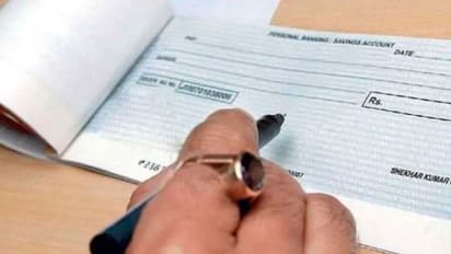 మీకు ఈ 7 బ్యాంకుల్లో అక్కౌంట్ ఉందా..? అయితే ఏప్రిల్ 1 తర్వాత వీటికి చెల్లుచీటి