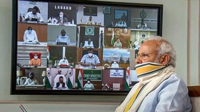 அதிகரிக்கும் கொரோனா பரவல்...! புதிய கட்டுப்பாடுகள் விதிக்க வாய்ப்பு ..? பிரதமர் மோடி முதலமைச்சர்களுடன் ஆலோசனை.