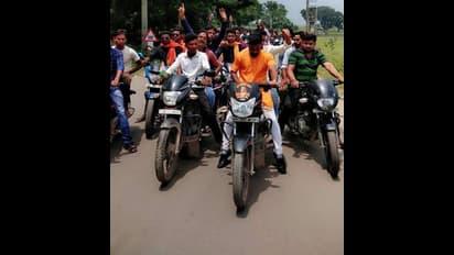 নকশাল দূর্গ ঝাড়গ্রাম এখন বিজেপির ঘাঁটি, কীভাবে জমি তৈরি করে দিয়েছে আরএসএস, দেখুন