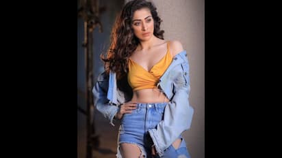 తన లైఫ్‌లో బ్యాడ్‌ డేస్‌ చెబుతూ ఎమోషనలైన చిరు ఐటెమ్‌ భామ రాయ్‌ లక్ష్మీ