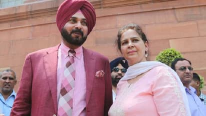 सिद्धू की पत्नी ने गुरू के बारे में किए कई खुलासे, बताया क्यों पति ने छोड़ दी थी 40 करोड़ तक की नौकरी