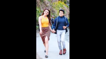 Urvashi Rautela Hot : ப்பா... கடலே சூடாகிறும் போல..! மாலத்தீவில் மஜா பண்ணும் ஊர்வசி ரவ்துலாவின் ஹாட் கிளிக்ஸ்